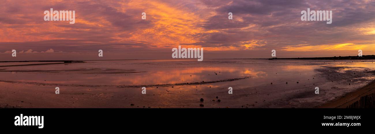 Sonnenuntergang über der Camargue Stockfoto