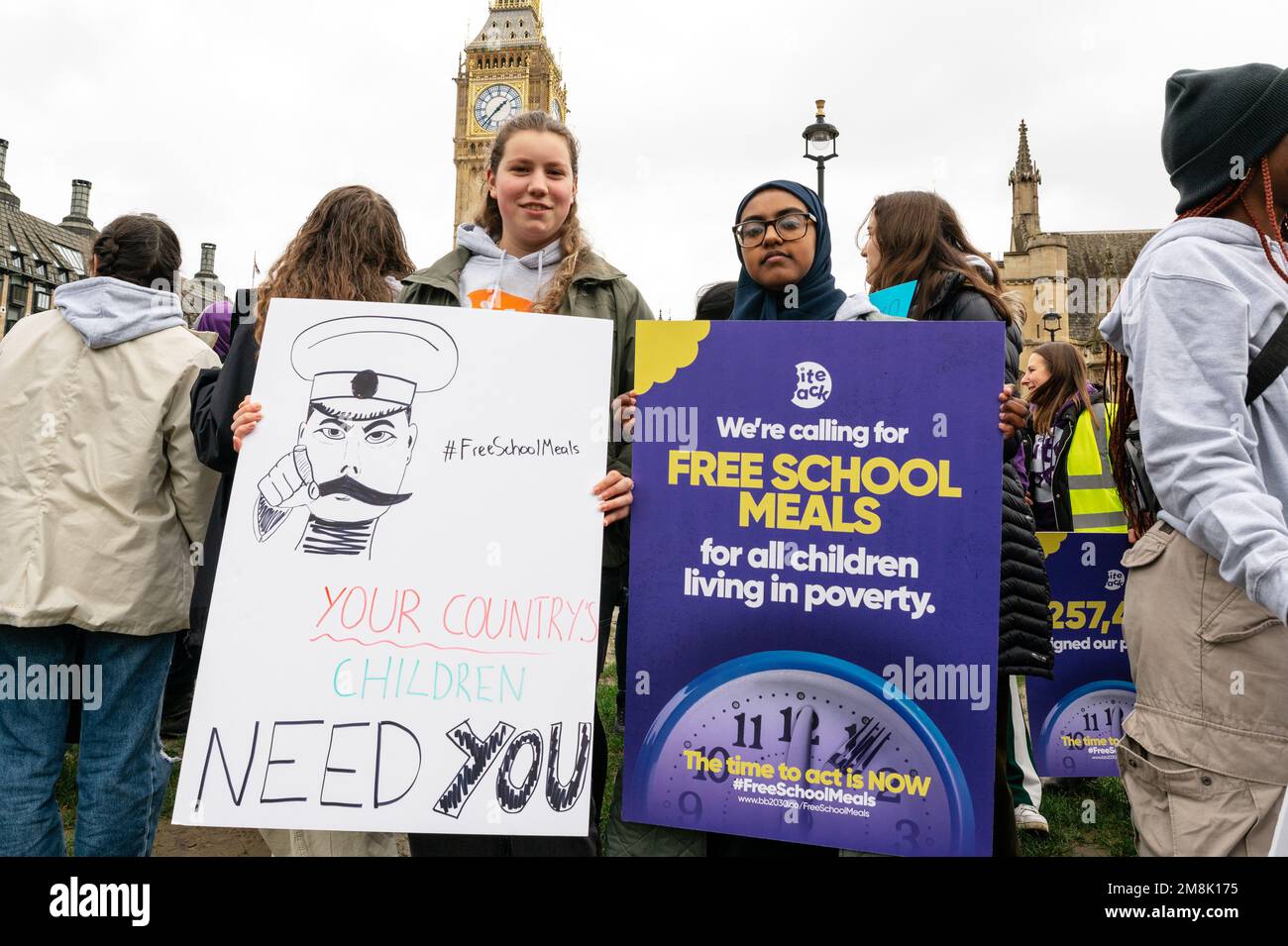 London, Großbritannien. 14. Januar 2023 Aktivisten von Bite-Back-Protest in Westminster fordern kostenlose Schulmahlzeiten für alle Kinder, die in Armut leben. Kredit: Andrea Domeniconi/Alamy Live News Stockfoto