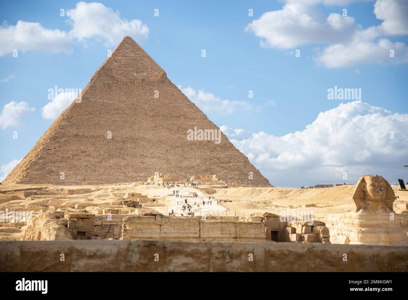 Die große Sphinx und Pyramide von Chephren oder Chephren in Gizeh Stockfoto
