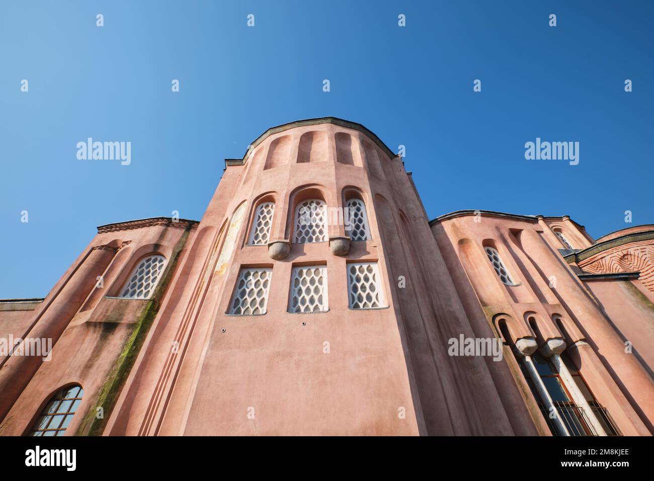 Istanbul, Türkei - Januar 2023: Zeyrek-Moschee oder Kloster des Pantokrators, Pantokrator umgewandelt von der byzantinischen Kirche in die Moschee Stockfoto