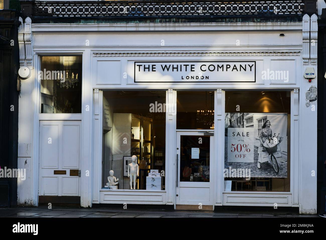 Edinburgh Scotland, Vereinigtes Königreich, 14. Januar 2023. Der Laden der Weißen Kompanie in der George Street. Live-Nachrichten von sst/alamy Stockfoto