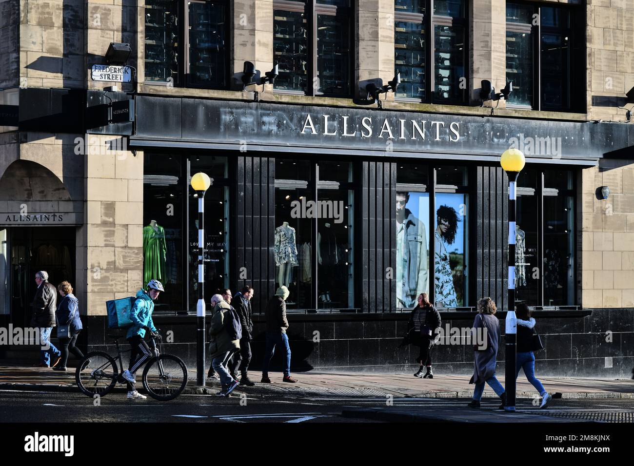 Edinburgh Scotland, Vereinigtes Königreich, 14. Januar 2023. AllSaints Shop an der Ecke George Street und Frederick Street. Live-Nachrichten von sst/alamy Stockfoto
