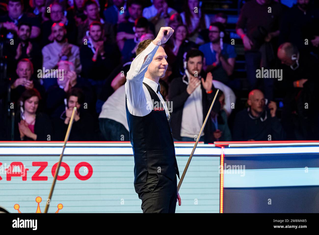 London, Großbritannien. 14. Januar 2023. Judd Trump feiert nach dem Sieg gegen Stuart Bingham im Halbfinale während der Cazoo Master 2023 - Day 7 Halbfinale im Alexandra Palace am Samstag, den 14. Januar 2023 in LONDON, ENGLAND. Kredit: Taka G Wu/Alamy Live News Stockfoto