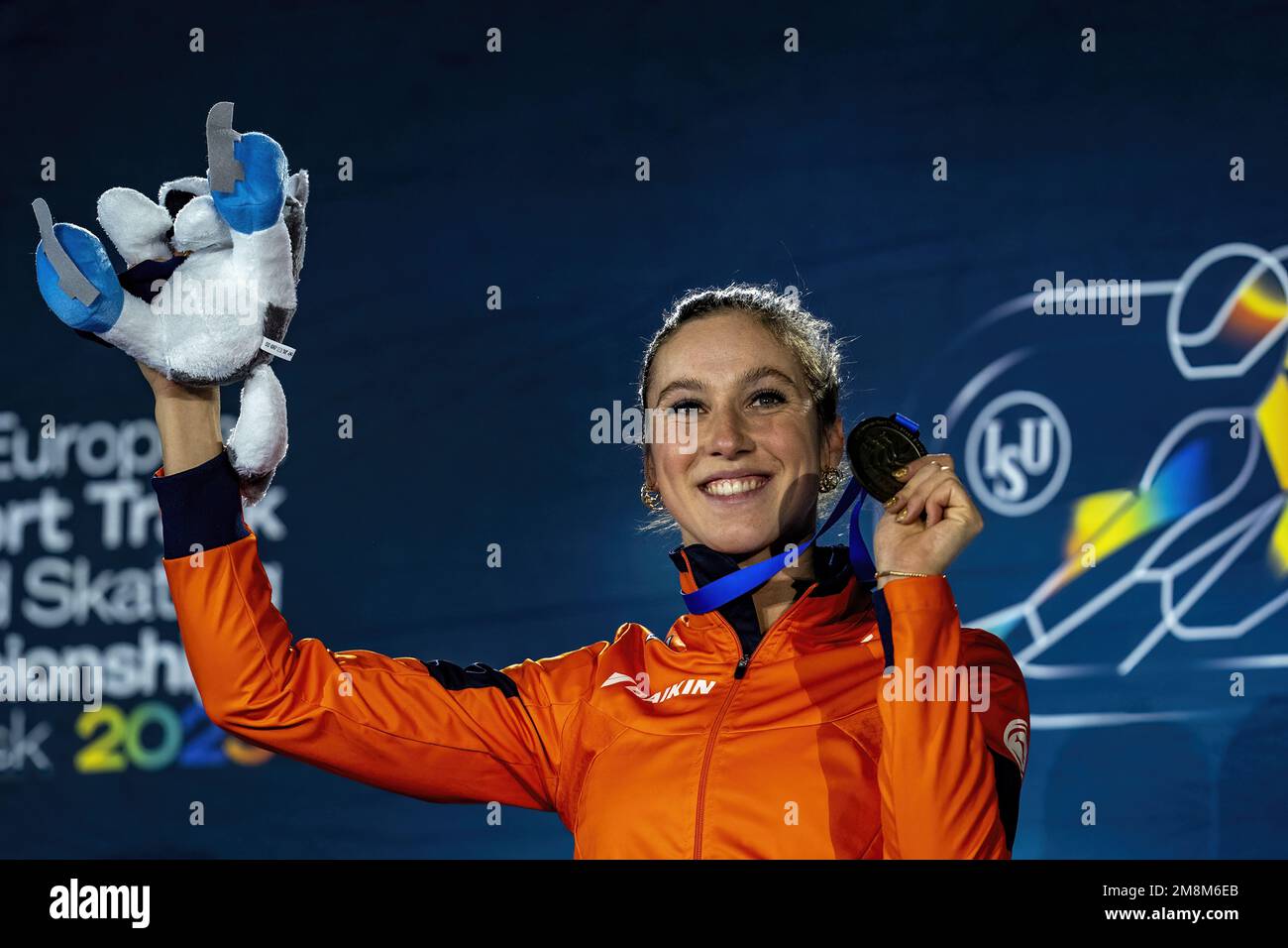 DANZIG - Suzanne Schulting gewinnt Gold in den 500 und 1500 Metern am 2. Tag der europäischen Schnellskating-Meisterschaft. ANP RONALD HOOGENDOORN Stockfoto