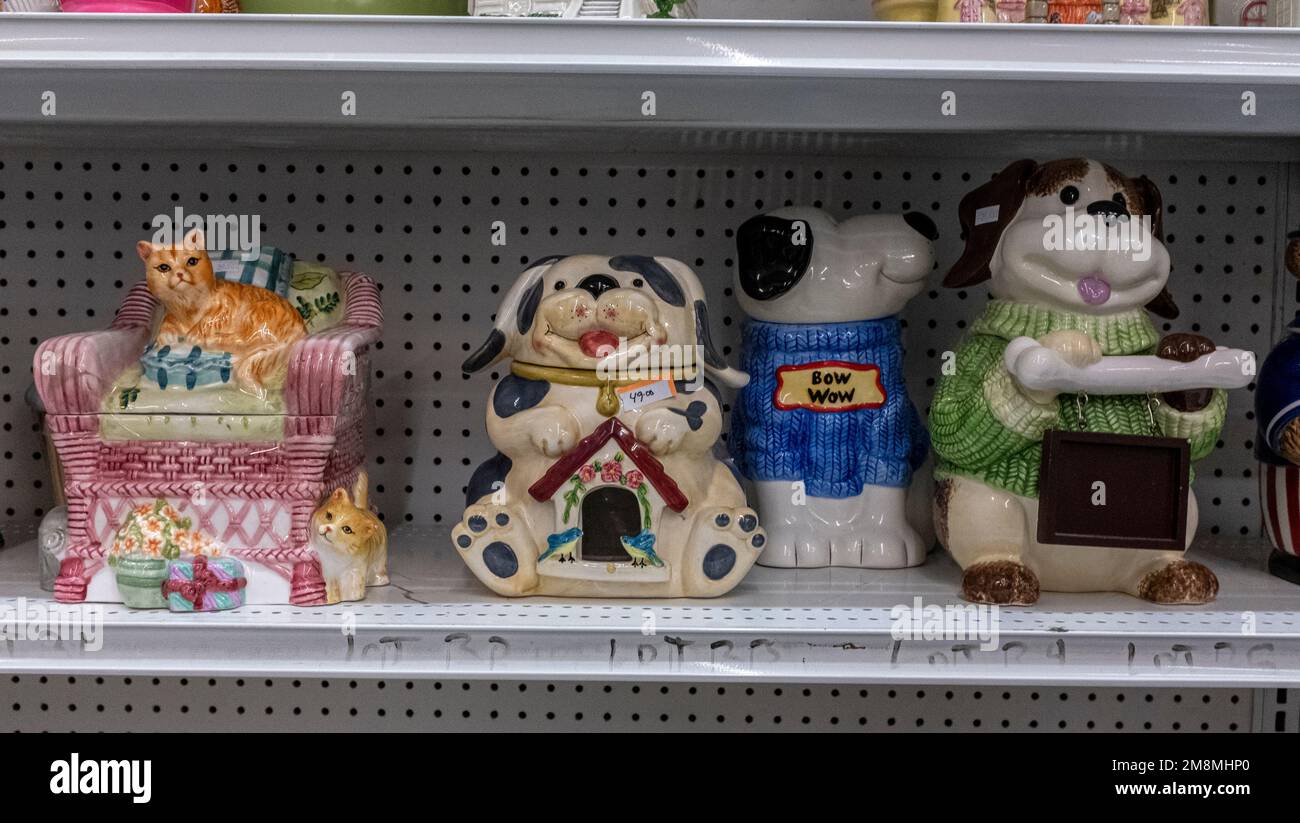 sammlerstücke, Erinnerungsstücke, Nostalgie, Keksgläser, verkauft im „Good News Store“ von UHC auf der Central Ave. (Rt.66') Albuquerque New Mexico Stockfoto