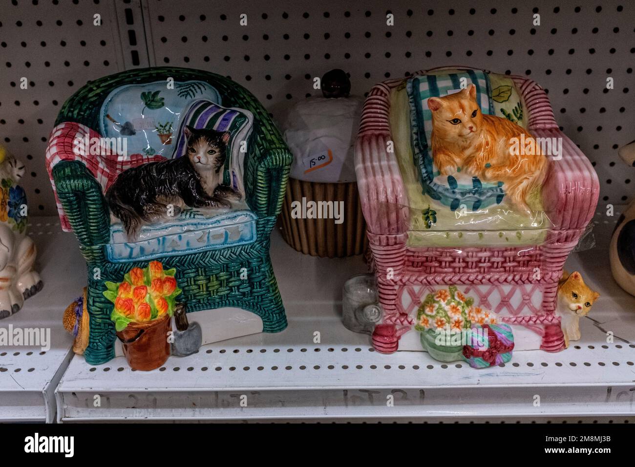 sammlerstücke, Erinnerungsstücke, Nostalgie, Keksgläser, verkauft im „Good News Store“ von UHC auf der Central Ave. (Rt.66') Albuquerque New Mexico Stockfoto