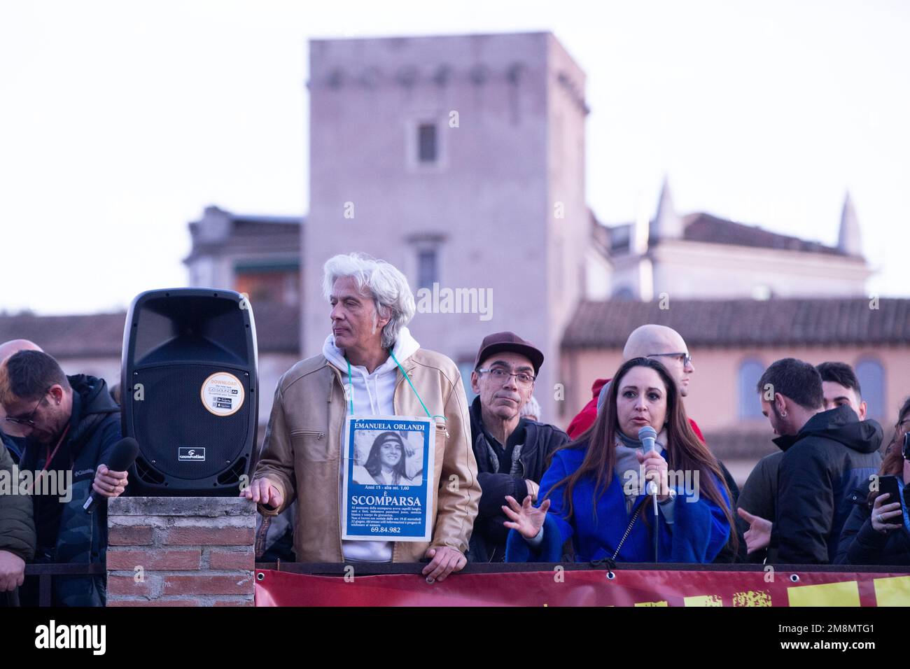 Rom, Italien. 14. Januar 2023. Sit-in in Rom organisiert von Pietro Orlandi, dem Bruder von Emanuela Orlandi, einer Vatikanischen Bürgerin, die am 22. Juni 1983 auf mysteriöse Weise verschwand, die heute, am 14. Januar 2023, 55 geworden wäre. (Foto: Matteo Nardone/Pacific Press) Kredit: Pacific Press Media Production Corp./Alamy Live News Stockfoto