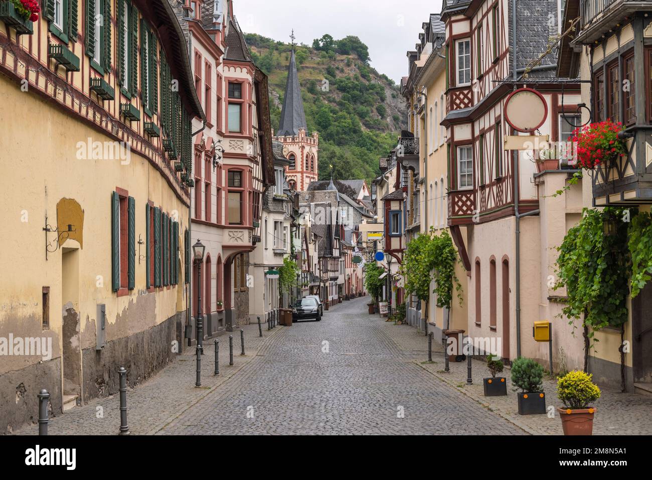 Bacharach Deutschland, die Skyline der Stadt Bacharach und ein Fachwerkhaus Stockfoto