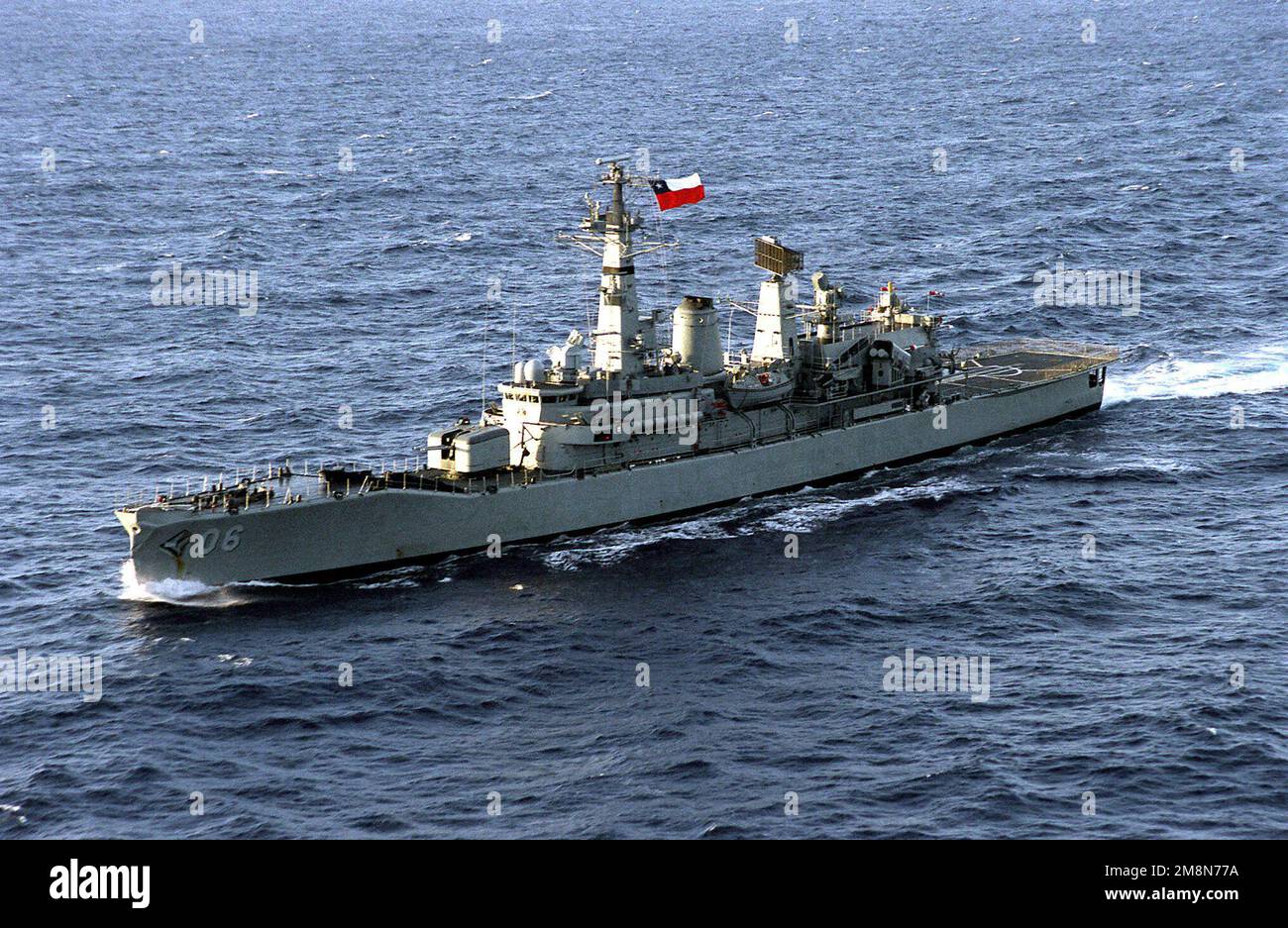 Blick auf den Hafen auf das chilenische Schiff CNS CONDELL (FFH-6), wenn sie am Ende der Übung RIMPAC '98 nach Hawaii zurückkehrt. Blick auf den Hafen auf das chilenische Schiff CNS CONDELL (FFH-6), wenn sie am Ende der Übung RIMPAC '98 nach Hawaii zurückkehrt. Stockfoto