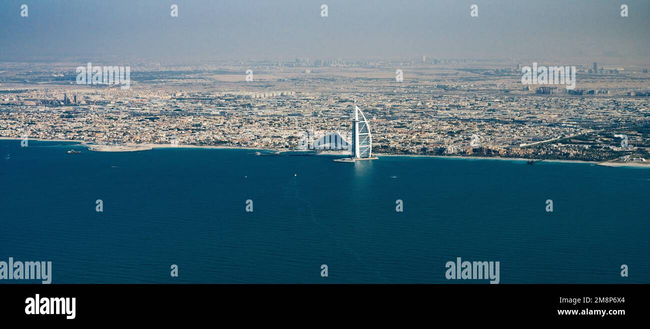 Genießen Sie einen Blick aus der Vogelperspektive auf dubai Stockfoto