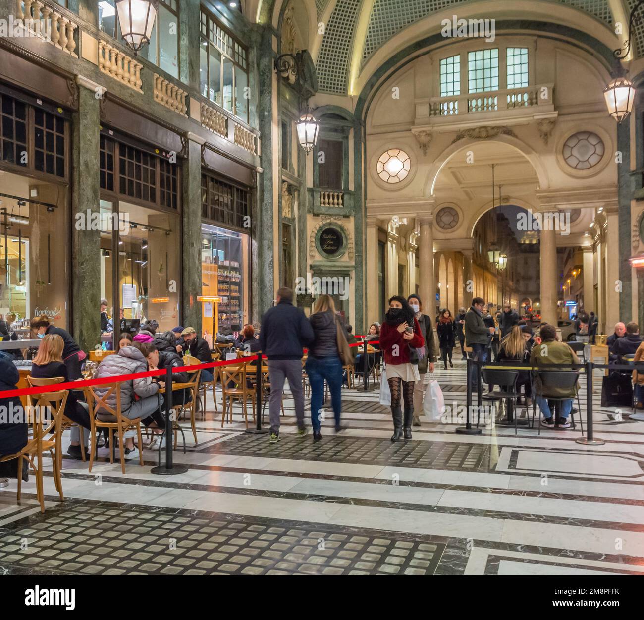 Innenansicht der Galerie Saint Federico in der Nähe des Platzes San Carlo in Turin (Torino) Piemont, Region Norditalien, Europa. Stockfoto