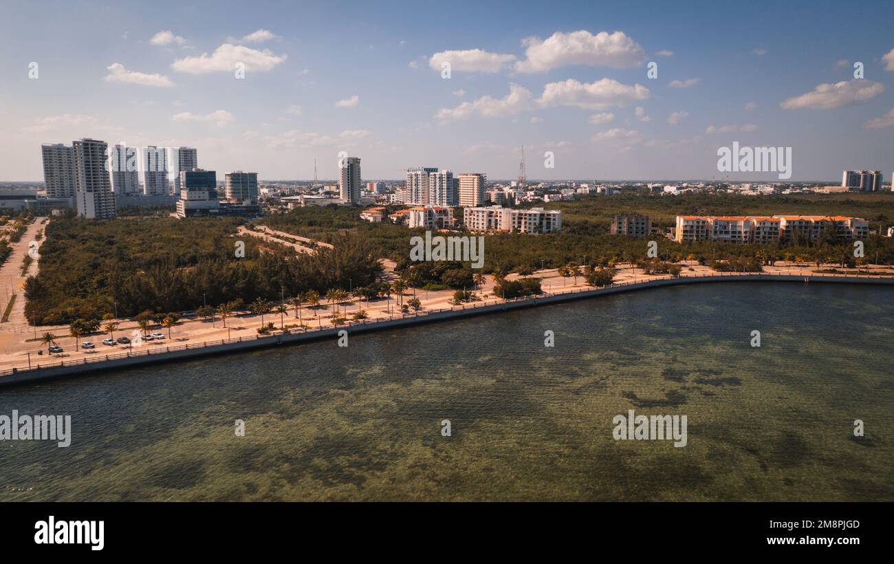 Luftdrohnenfoto von Cancun, Mexiko Stockfoto