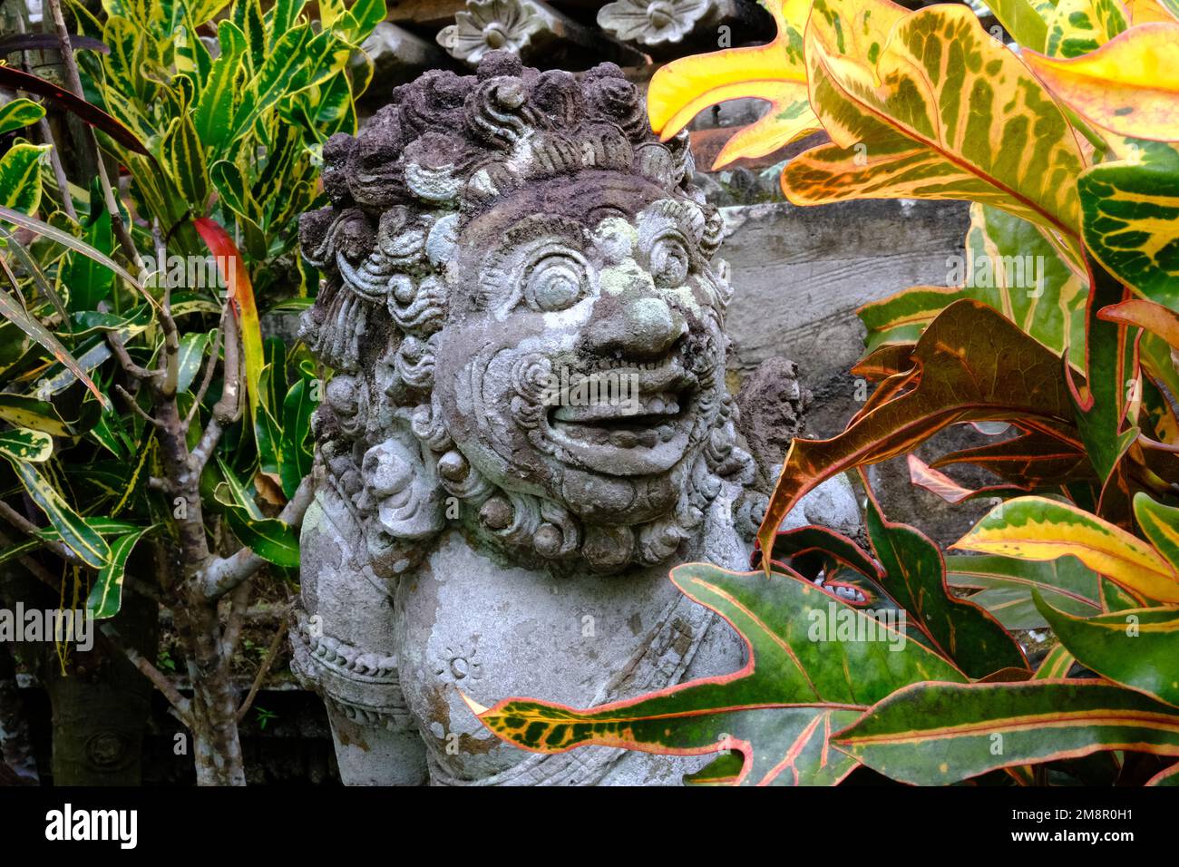 Indonesien Bali - Ubud Saraswati Tempel - Lavastone Statue Stockfoto