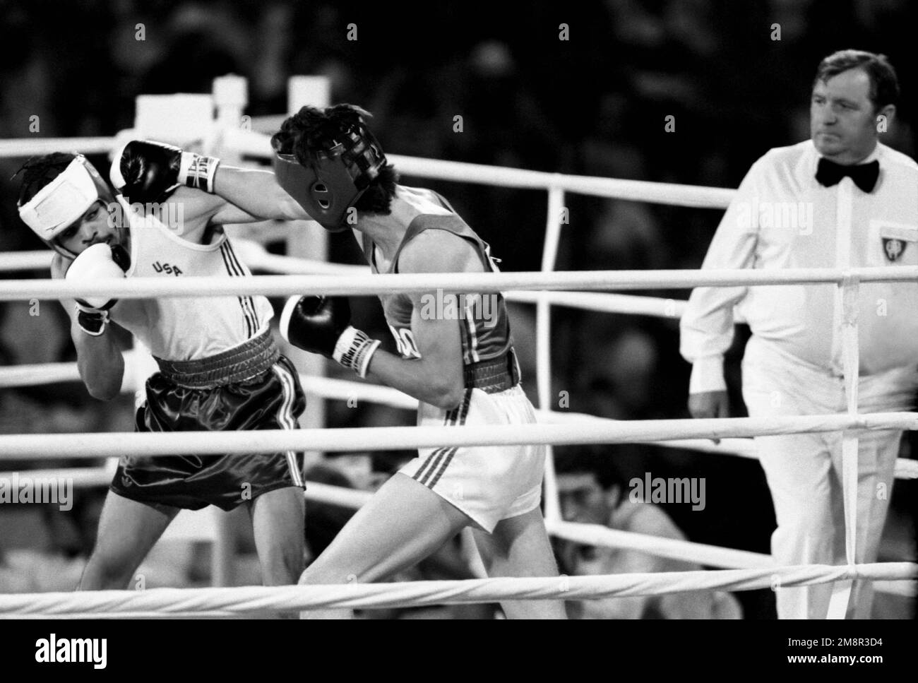 OLYMPISCHE SOMMERSPIELE in LOS ANGELES 1984, BOXEN Jerry Page USA gegen Octavic Robles Mexico in 63,5 kg Stockfoto