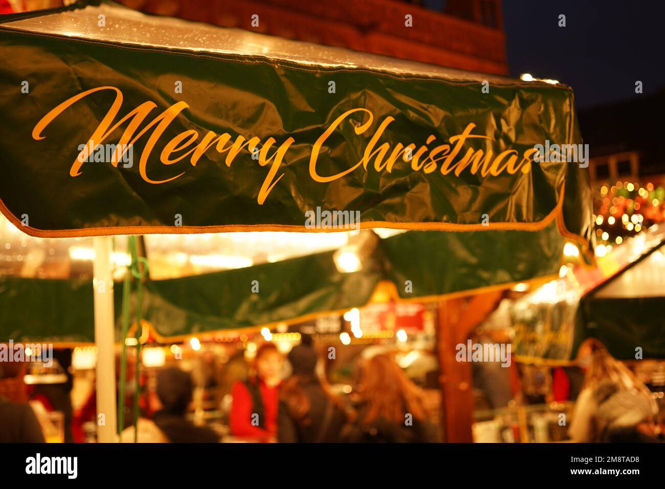 Festliche Beschilderung auf den deutschen Märkten Winter 2022 Stockfoto