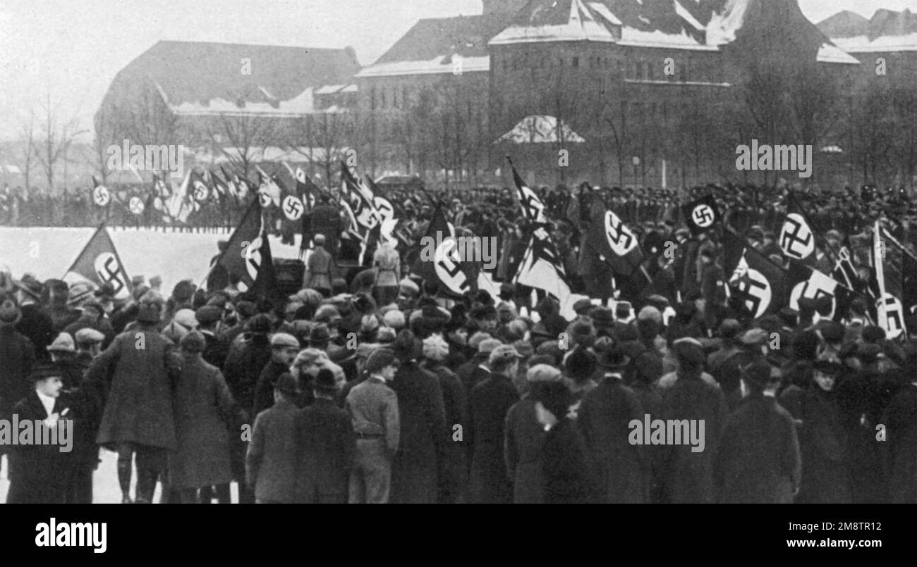 NAZI-RALLYE am 28. Januar 1923 auf dem Freigelände Marsfeld in München Stockfoto