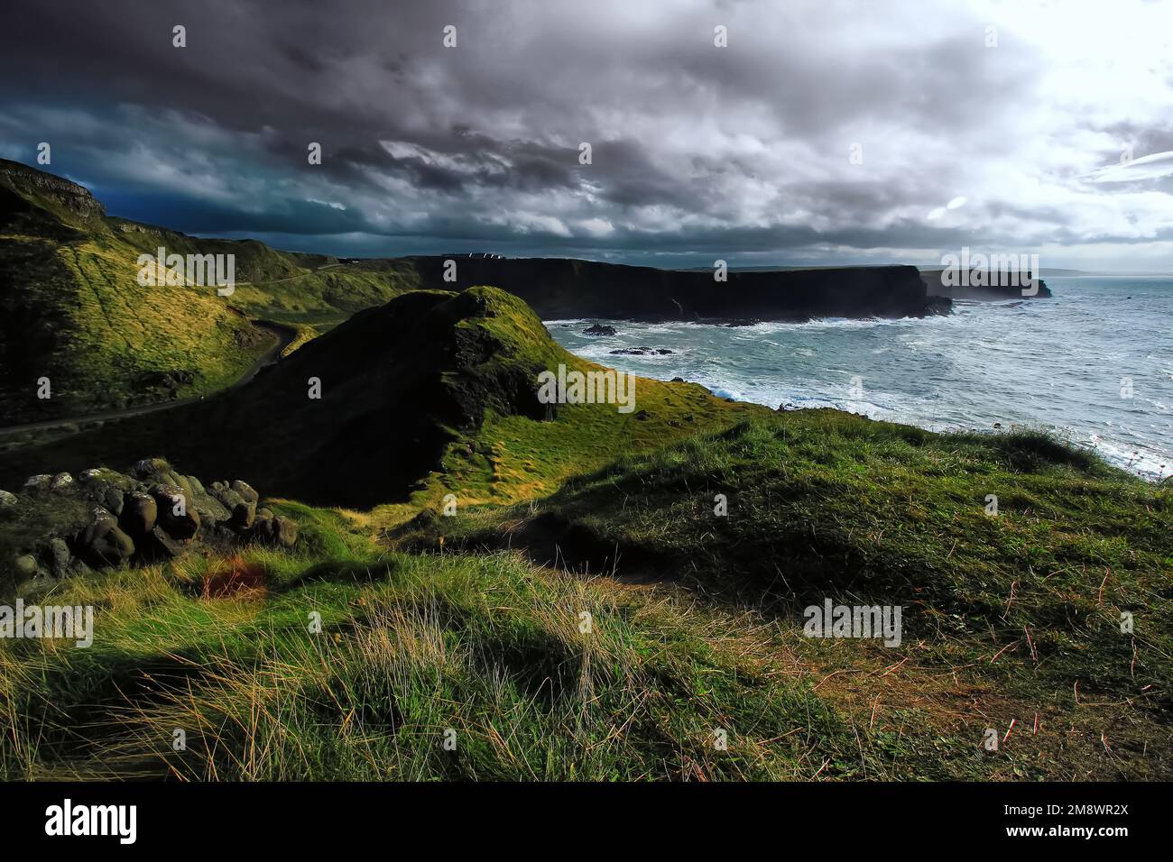 Der Giant's Causeway in Nordirland (County Antrim) ist eines der berühmtesten Wahrzeichen Irlands und UNESCO-Weltkulturerbe Stockfoto