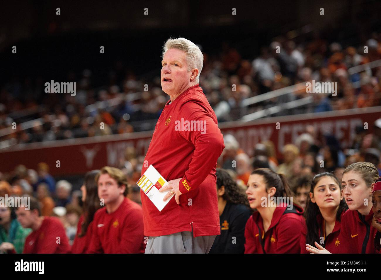 Austin, Texas, USA. 15. Januar 2023. Iowa State Head Coach Bill Fennelly im Moody Center in Austin, Texas, während des NCAA Women's Basketball-Spiels gegen Texas in Aktion. Mario Cantu/CSM/Alamy Live News Stockfoto