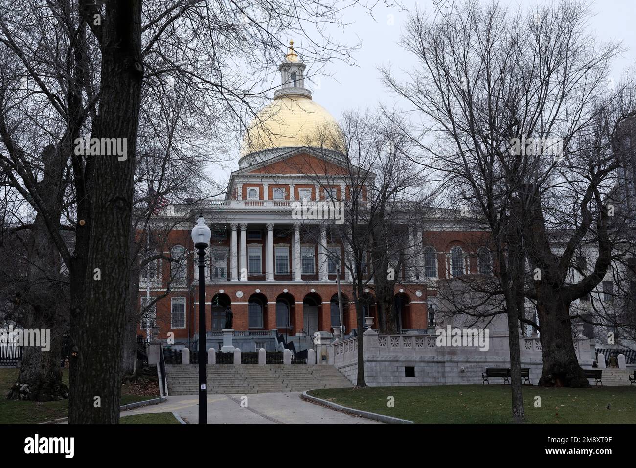 Boston, USA. 15. Januar 2023. Das Massachusetts State House findet am 15. Januar 2023 auf den Freedom and Black Heritage Trails am Boston Common in Boston Massachusetts, USA, statt. (Foto: John Lamparski/SIPA USA) Guthaben: SIPA USA/Alamy Live News Stockfoto