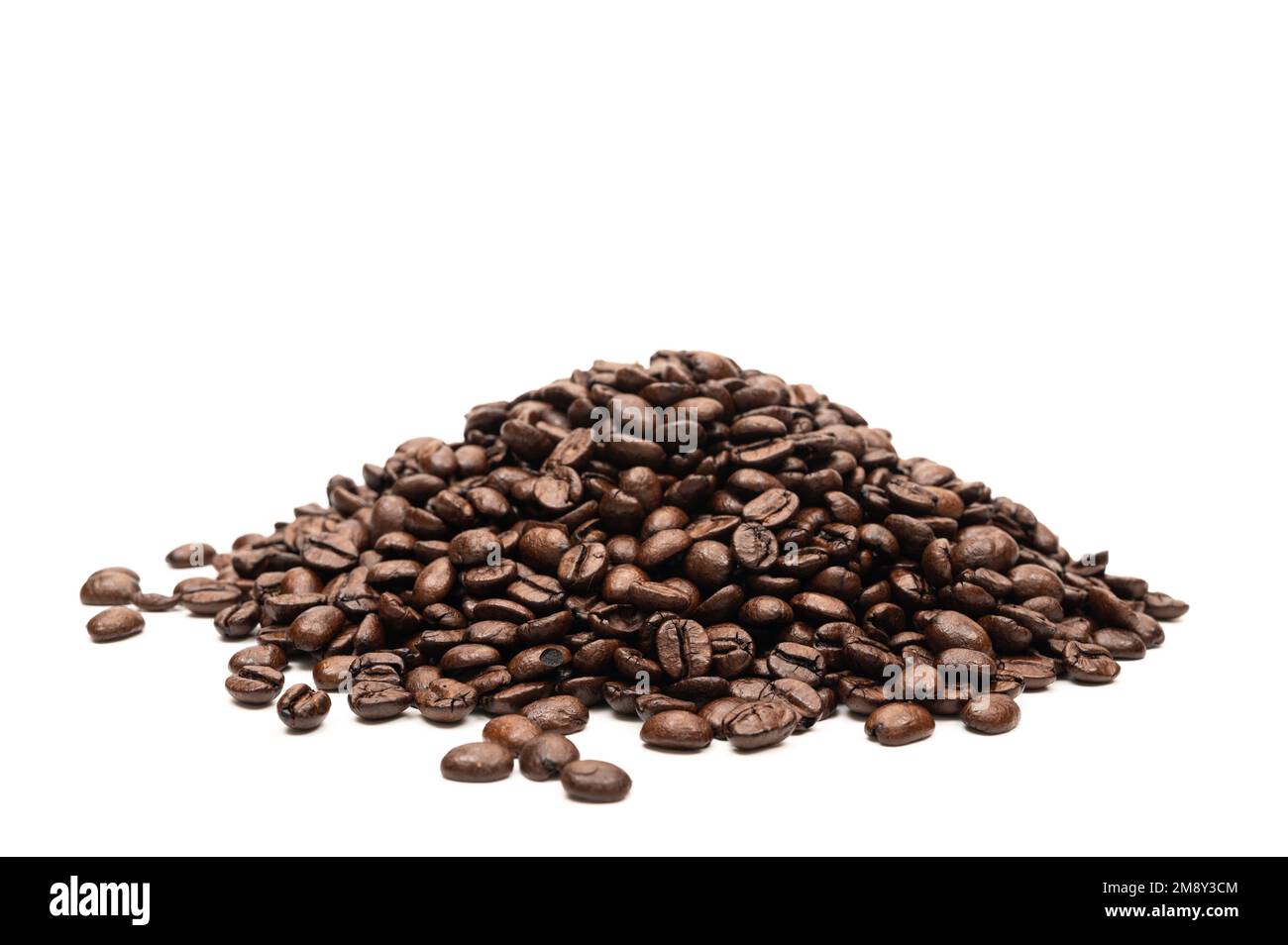 Ein Haufen frisch gerösteter Kaffeebohnen. Stockfoto