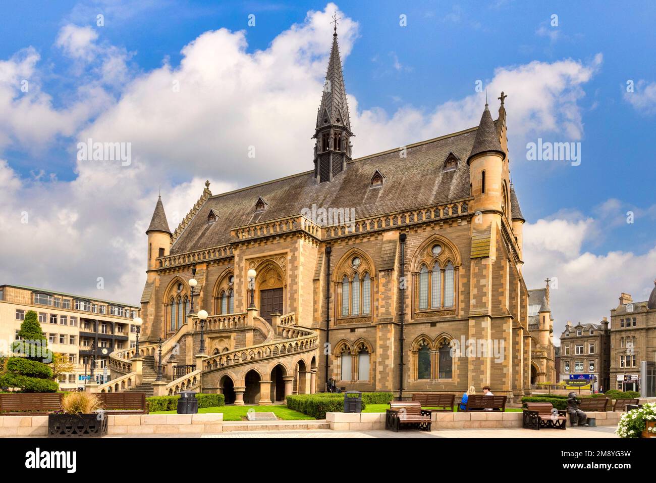 17. September 2022: Dundee, Schottland - The McManus, Dundee's Art Gallery and Museum, an einem wunderschönen sonnigen Tag im frühen Herbst ist Dundee Schottlands... Stockfoto 17. September 2022: Dundee, Schottland - The McManus, Dundee's Art Gallery and Museum, an einem wunderschönen sonnigen Tag im frühen Herbst ist Dundee Schottlands... Stockfoto