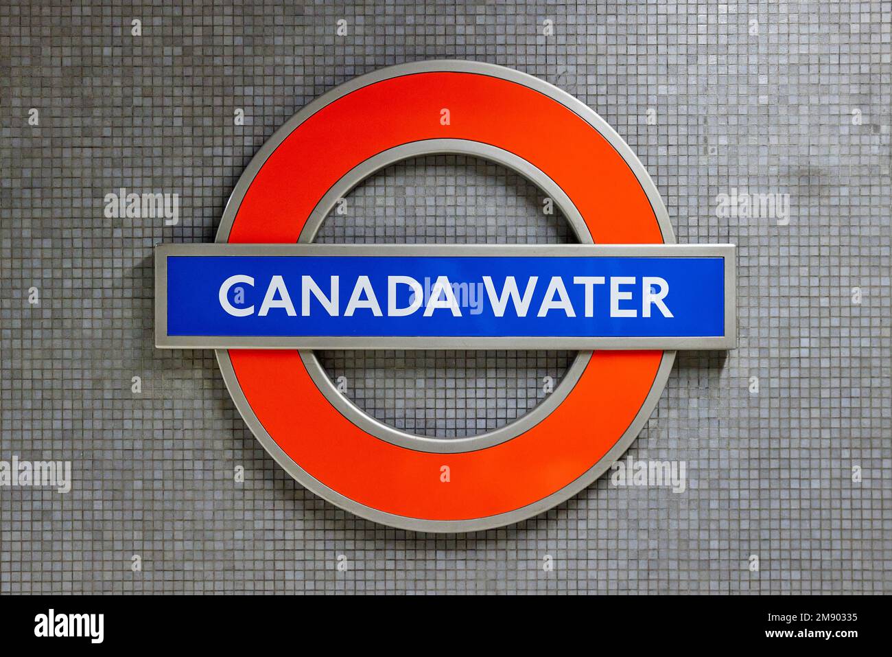 Canada Water, Tube-Schild, Canada Water Station; Deal Porters Way, London, UK Stockfoto