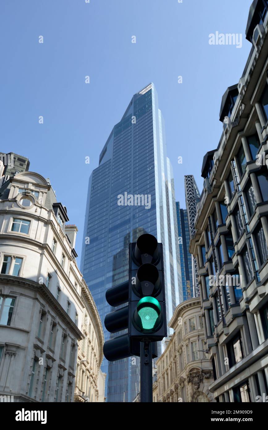 Green Traffic Light, Threadneedle Street, City of London, Vereinigtes Königreich Stockfoto