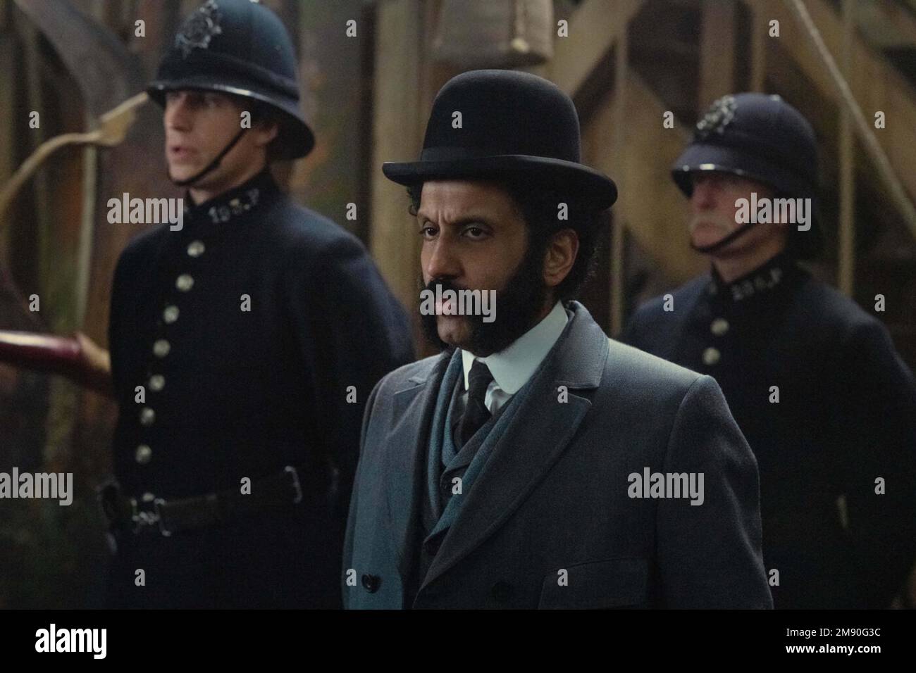 ENOLA HOLMES 2 (2022) ADEEL AKHTAR HARY BRADBEER (DIR) NETFLIX/MOVIESTORE KOLLEKTION Stockfoto