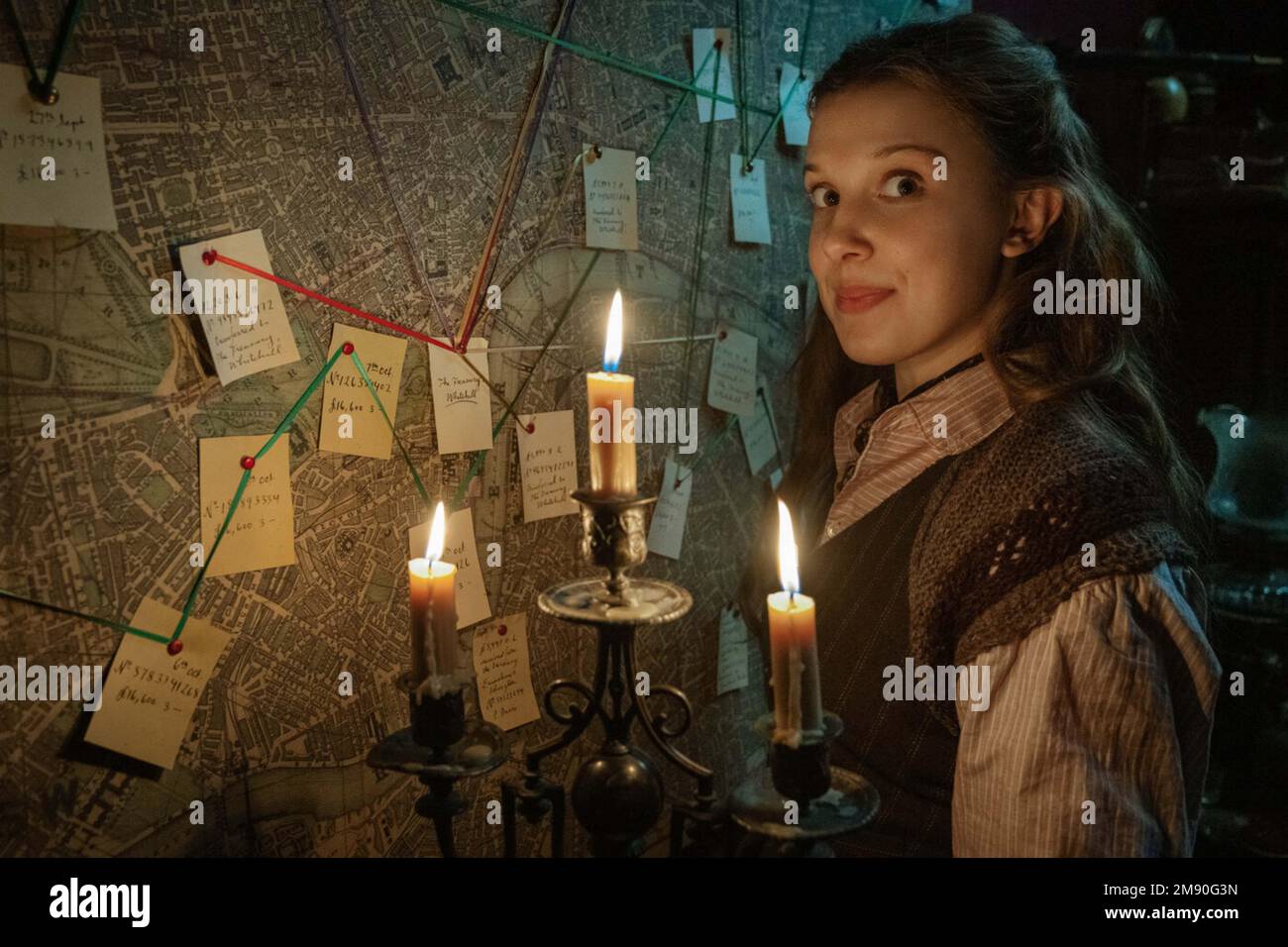 ENOLA HOLMES 2 (2022) MILLIE BOBBY BROWN HARY BRADBEER (DIR) NETFLIX/MOVIESTORE KOLLEKTION Stockfoto