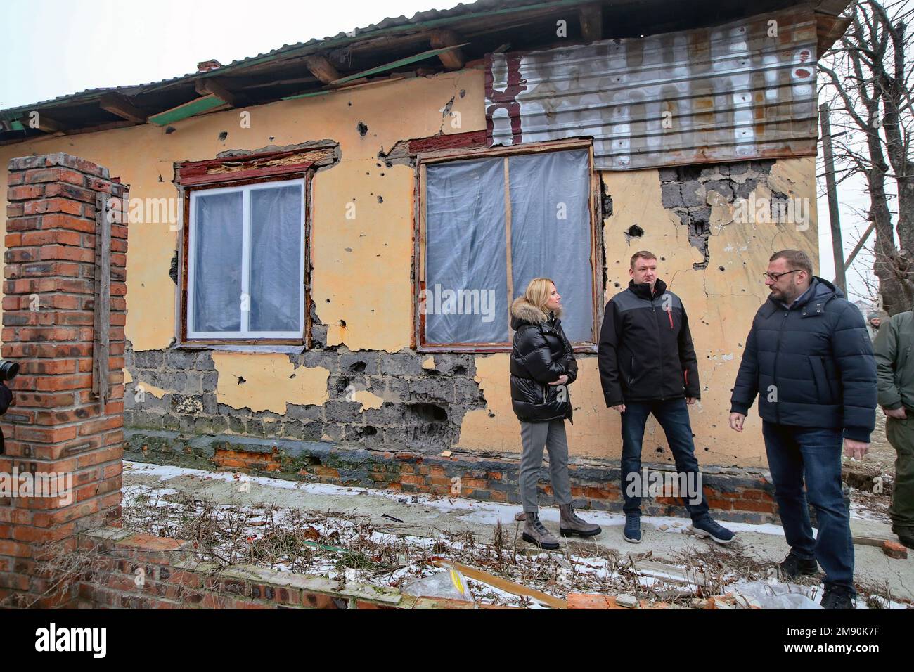 IVANIVKA, UKRAINE - 14. JANUAR 2023 - Stellvertretende Sprecherin der Verkhowna Rada der Ukraine Olena Kondratiuk, Sprecherin der Saeima der Republik Latv Stockfoto