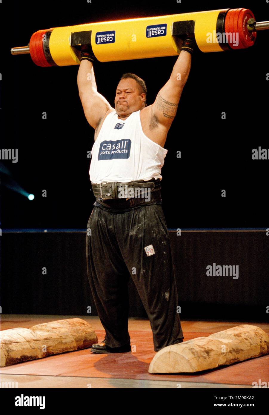 Auf dem Foto: Joe Onosai, Samoa. Holzlift. Mit seinem Sieg beim schwedischen Grand Prix hat Magnus Samuelsson die Superserie der IFSA gewonnen. Samuelsson sammelte während der einjährigen Superserie die meisten Punkte. Hugo Girard an zweiter Stelle, gefolgt von Svend Karlsen und Brian Schoonveld. Svend und Hugo sind tatsächlich auf dem zweiten Platz, von Hugo erhält den zweiten Platz, seit er einen Superserie-Wettbewerb gewonnen hat, während Svend es nicht getan hat. Foto: Jeppe Gustafsson Stockfoto