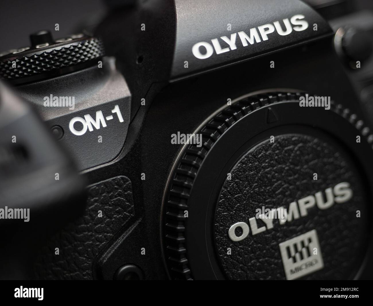Galati, Rumänien - 12. Januar 2023: OM-System präsentiert die neue spiegellose M43-Kamera OM-1 für Fotografen vor Ort Stockfoto