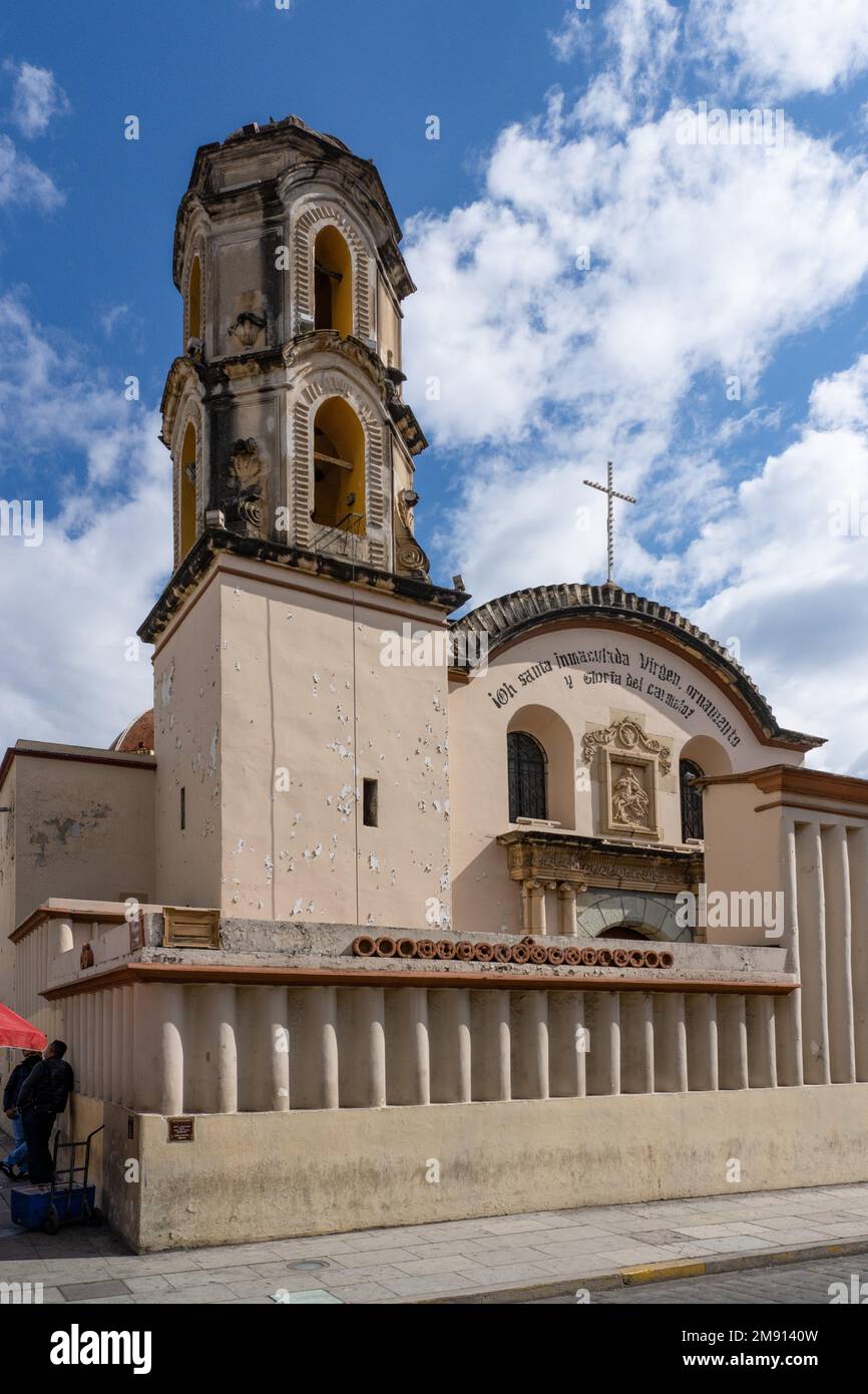 Die Kirche oder der Tempel von Carmen de Abajo in Oaxaca, Mexiko. Ursprünglich im 16. Jahrhundert erbaut und unserer Lady von Carmen gewidmet. Teil eines UNESC Stockfoto