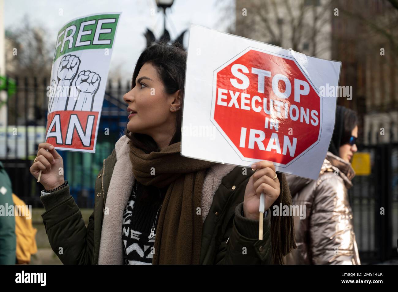 Am 14. 2023. Januar demonstrierte eine Gruppe von Iranern gegenüber der Downing Street für Veränderung im Iran und gegen Hinrichtung. Stockfoto