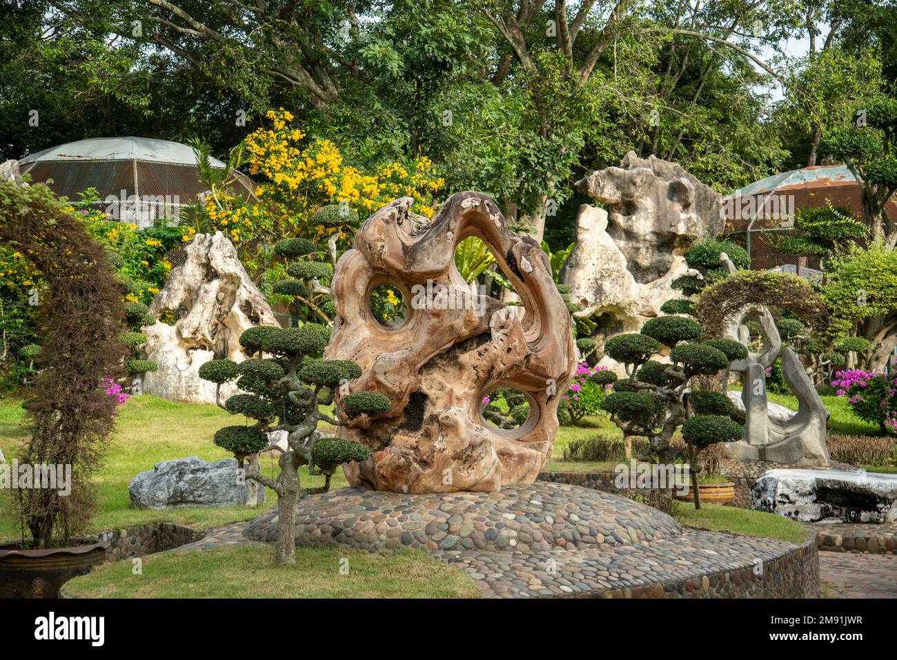 Der Million Years Stone Park in der Nähe der Stadt Pattaya in der Provinz Chonburi in Thailand, Thailand, Pattaya, November 2022 Stockfoto