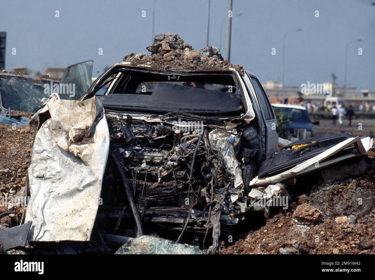 Palermo, Italien. 17. Januar 2023. **SONDERGEBÜHR** **SONDERGEBÜHR** MASSAKER VON CAPACI, VERSUCH AUF DEN MAGISTRAT GIOVANNI FALCONE. AUF DEM FOTO kann FALCONES AUTO (PALERMO - 1992-05-23, Studio Camera/Giacominofoto) das Foto in Bezug auf den Kontext, in dem es aufgenommen wurde, und ohne die diffamierende Absicht des Dekorums der repräsentierten Personen nur redaktionelle Verwendung Kredit: Unabhängige Fotoagentur/Alamy Live News verwenden Stockfoto