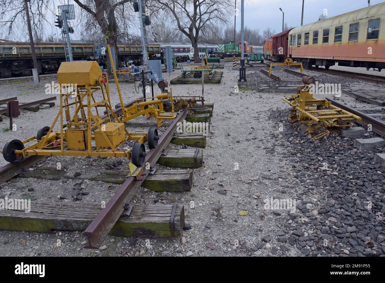 Im Ungarischen Eisenbahnmuseum Budapest 2022 werden alte und permanente Wartungsausrüstung ausgestellt Stockfoto