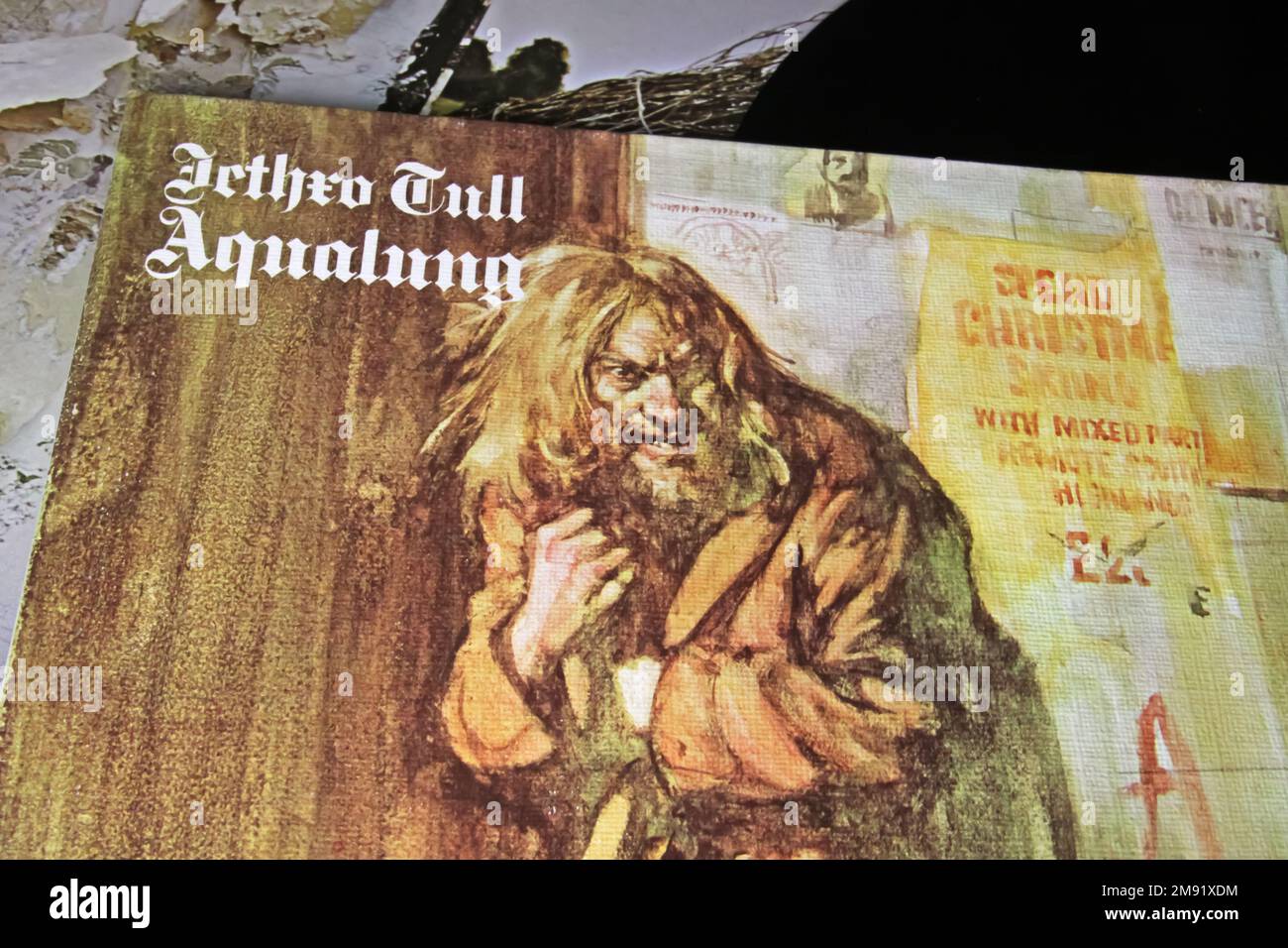 Viersen, Deutschland - November 9. 2022: Nahaufnahme der isolierten Vinylplatte Aqualung Album der progressiven Folk Rock Band Jethro Tull Stockfoto