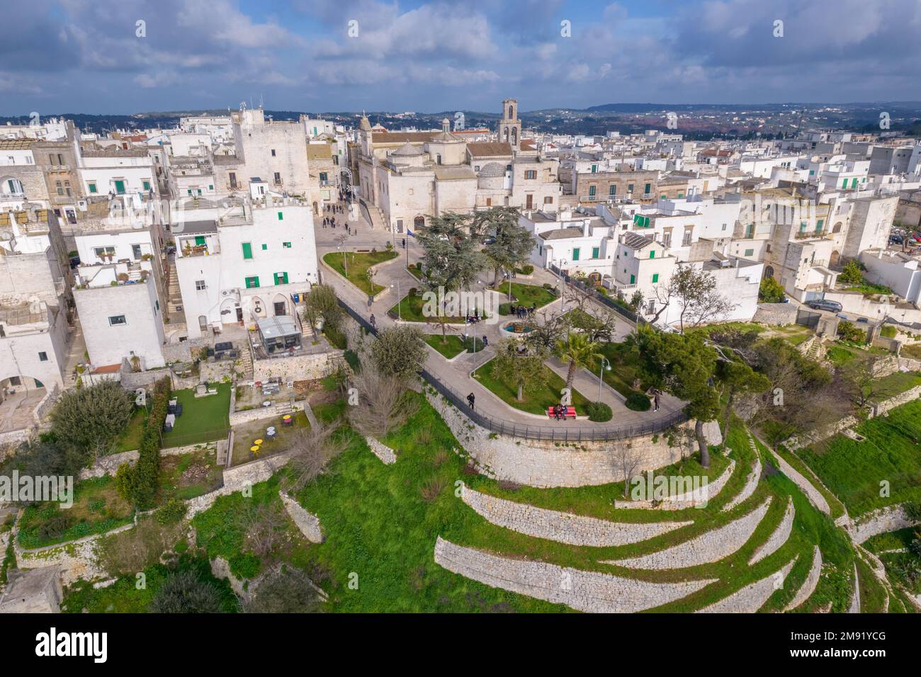 Die Stadt Cisternino im itria-Tal, apulien aus der Vogelperspektive Stockfoto