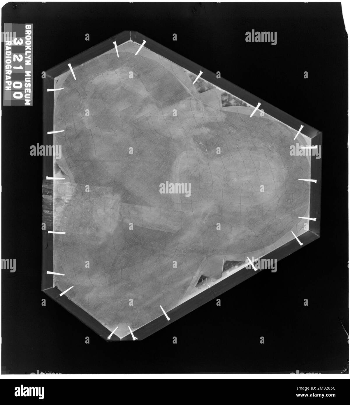 Christus-Segen Nardo di Cione (Italienisch, Florentiner, aktiv 1343-1356/1366). Christus Segen, Mitte des 14. Jahrhunderts. Tafel mit Tempera- und Gold-Werkzeug, 8 x 9 Zoll (20,3 x 22,9 cm). Diese Platte, die zuvor erst durch eine Gravur aus dem 19. Jahrhundert bekannt war, wurde im März 2000 bei einer Auktion in Dorset, England, entdeckt. Die Wissenschaftler identifizierten das Panel dann als den fehlenden Höhepunkt von Nardo di Ciones Altarpiece Madonna and Child mit den Heiligen Zenobius, Johannes dem Täufer, Reparata und Johannes dem Evangelisten in der Nähe. Als Höhepunkt des größeren Panels wäre Christus Seessing an der Stelle gewesen, wo er gelandet wäre Stockfoto