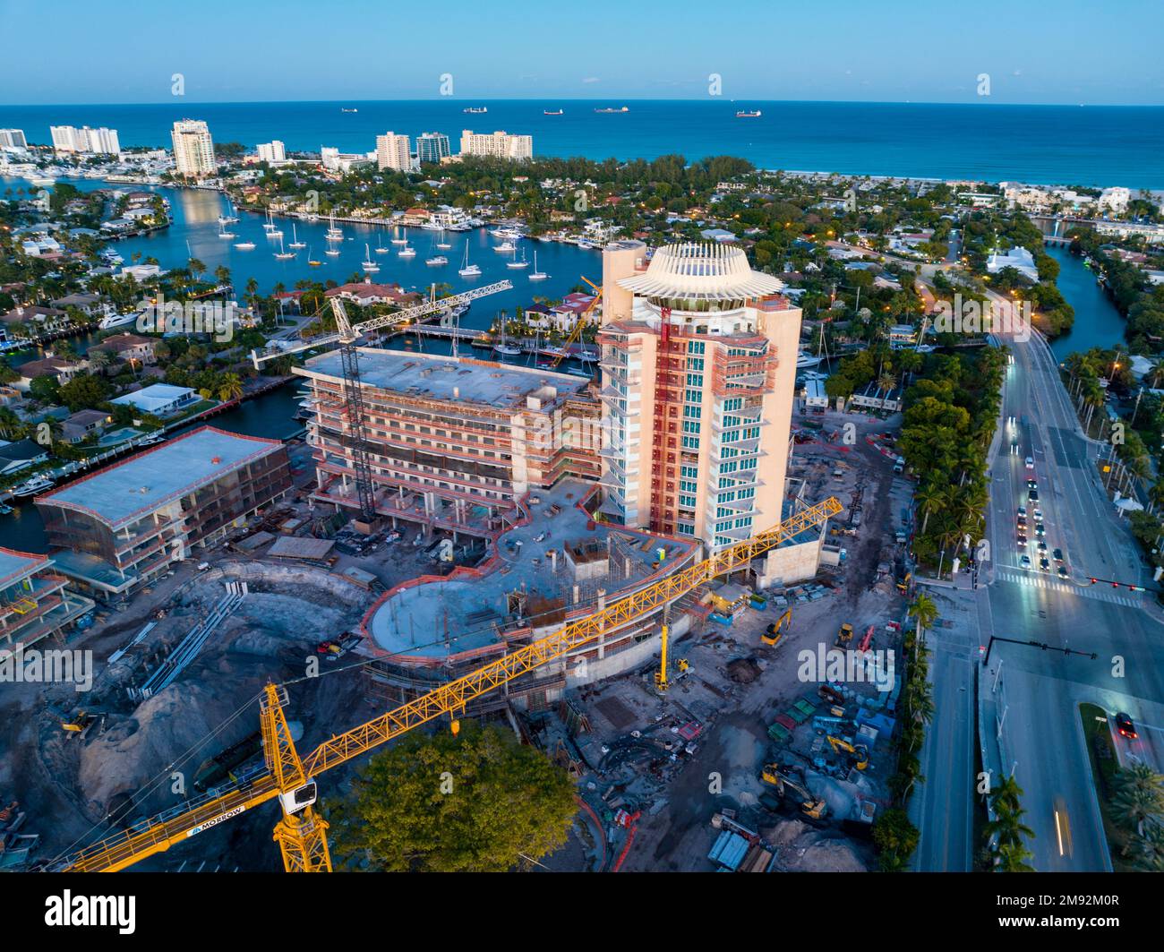 Fort Lauderdale, FL, USA - 14. Januar 2023: Panoramafoto Pier Sixty Six Resort und Residenzen im Bau Stockfoto