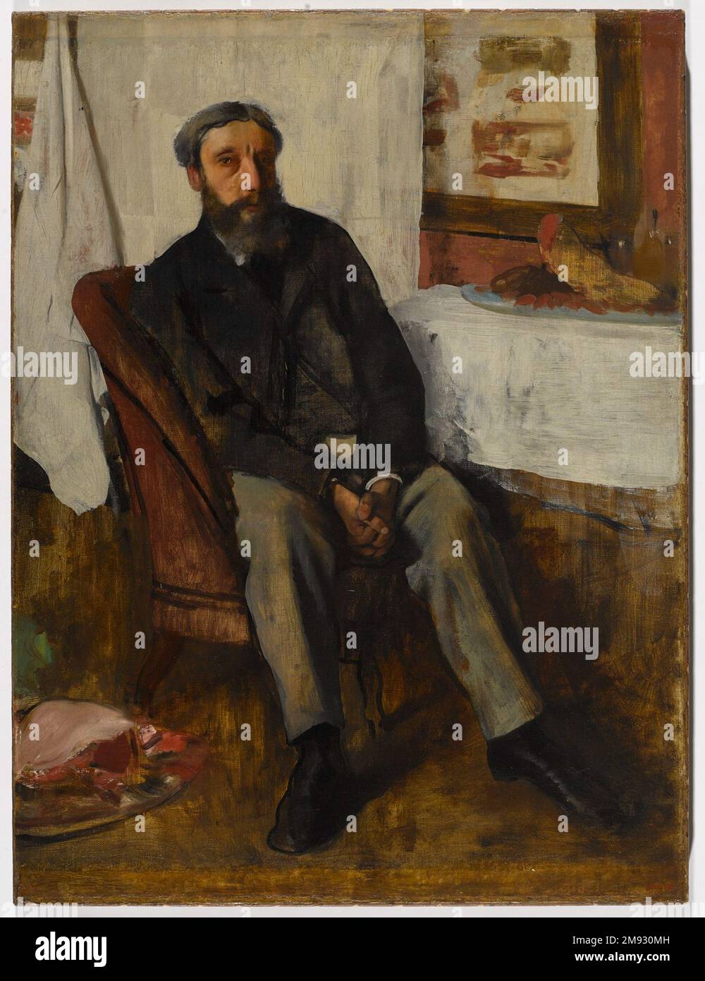 Portrait of a man (Portrait d'homme) Edgar Degas (Französisch, 1834-1917). Portrait of a man (Portrait d'homme), ca. 1866. Öl auf Leinwand, 34 x 25 1/2 Zoll (86,4 x 64,8 cm). In diesem rätselhaften Gemälde sitzt ein unidentifizierter Mann in moderner bürgerlicher Kleidung auf einem Stuhl inmitten von Fleischstücken. Eine Platte mit Wurst und einer blutigen, frisch geschnitzten Schweinekette liegt auf dem mit Stoff bedeckten Tisch, und was wie ein Rippenbraten aussieht, sitzt auf einer anderen Platte (oder ist es eine Künstlerpalette?) Auf den Boden. In der Mitte zwischen diesen beiden Platten toten Tierfleisches befinden sich die gefalteten Hände des Mannes, die die melancholische Wirkung verstärken Stockfoto