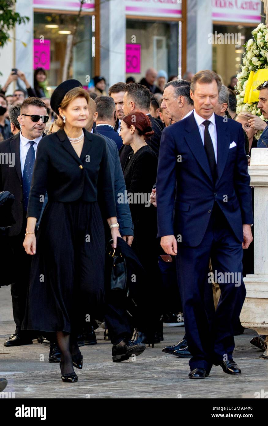 Henri ist der Großherzog von Luxemburg und Prinzessin Margaretha von Liechtenstein kommen am 16. Januar 2023 an der Kathedrale von Athen an, um an der Trauerfeier von König Konstantin II. (2-6-1940 –† 10-1-2023), dem ehemaligen König der Hellenes, teilzunehmen. Foto: Albert Nieboer/Niederlande AUSSTIEG/Point de Vue Stockfoto