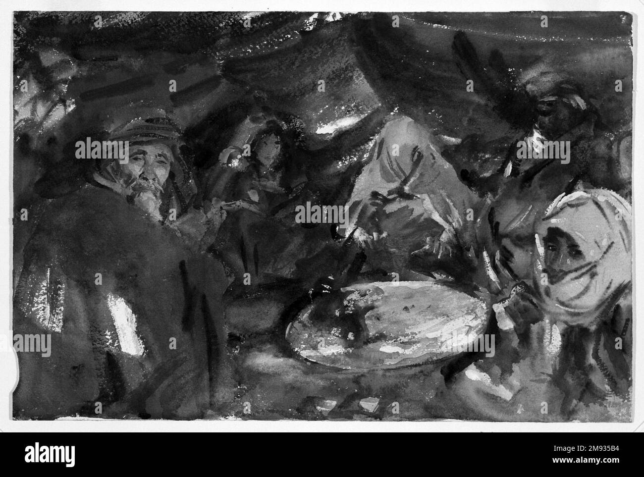 Arabische Zigeuner in einem Zelt John Singer Sargent (Amerikaner, geboren in Italien, 1856-1925). Arabische Zigeuner in einem Zelt, 1905-1906. Lichtundurchlässige und lichtdurchlässige Aquarelle mit Graphitunterzeichnung, 12 x 18 Zoll (30,5 x 45,7 cm). Während seiner Beduinen-Fächer verließ sich Sargent hauptsächlich auf die Ausdruckskraft der geraspelten Figuren (Frauen in blauen Tobs und Männer in weiß), die durch scharfes, harkendes Licht animiert wurden. Er nutzte die schwarzen Zelte als breites Kompositionierungsgerüst, um sowohl die Kontrolle über das glitzernde Wüstenlicht auszuüben als auch die flachen Bildflächen zu schaffen, die er bevorzugt. Hier hat Sargent auch einen höheren Ausweis angestellt Stockfoto
