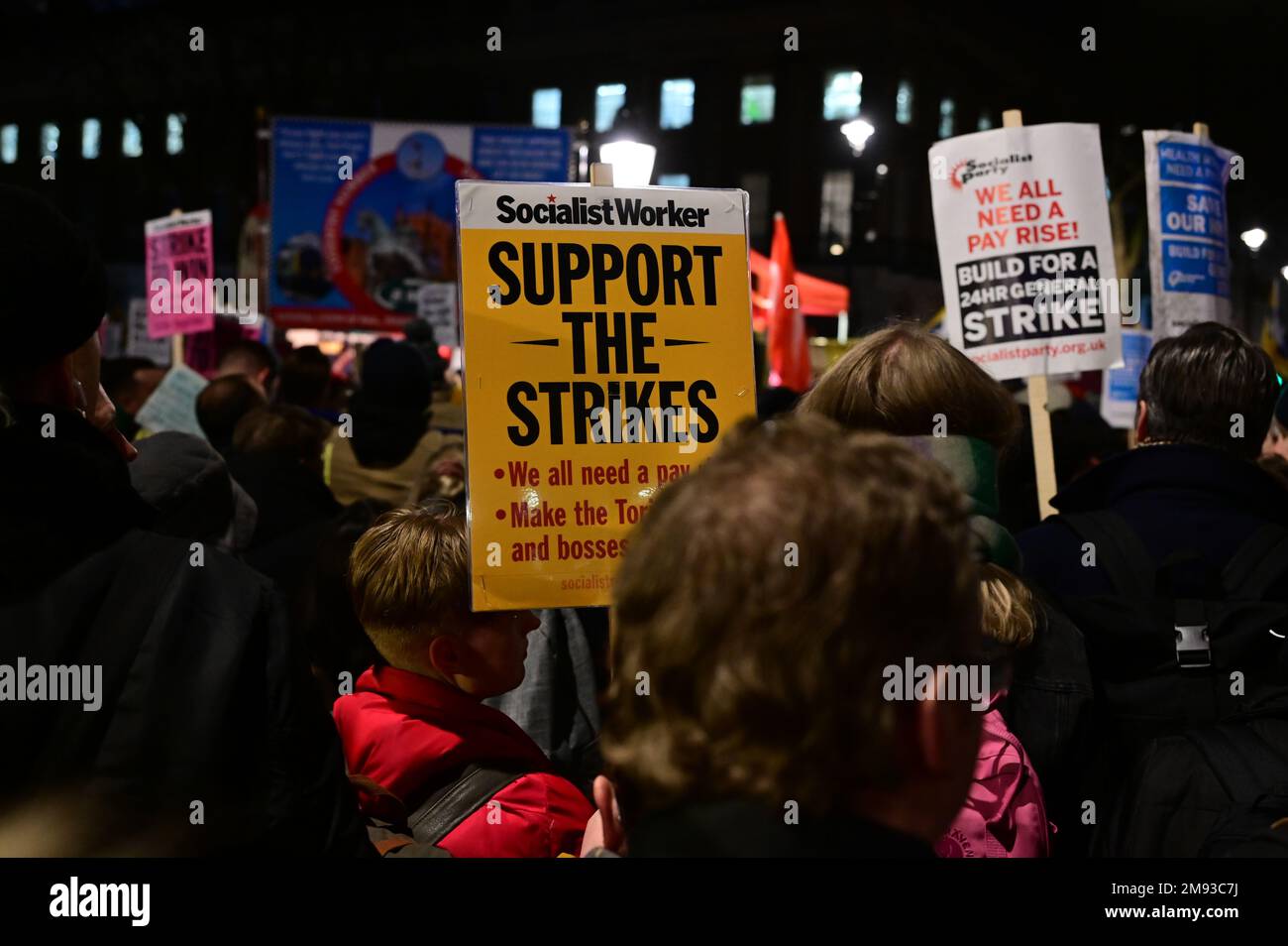 Downing Street, Januar 16 2023. London, Großbritannien. Gewerkschaften, Arbeiter und Arbeiter der unteren Klasse verteidigen das Streikrecht und die Rechte. Protest gegen ein lebendes Gehalt einer Regierung, die versucht, Teilung und Regieren und Rassismus zu nutzen, um unseren Widerstand zu Spalten. Kredit: Siehe Li/Picture Capital/Alamy Live News Stockfoto