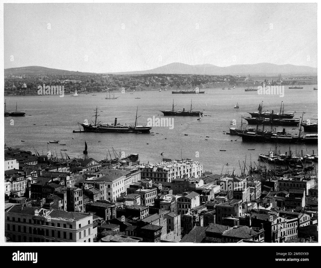 Panoramablick auf den Topkapi Saray Palast (Abschnitt 2) Pascal Sébah (Türkisch, 1823-1886). Panoramablick auf den Topkapi Saray Palast (Abschnitt 2), ca. 1860-1880. Foto: Gelatine Silver, Bogen: höhe: 12 cm Kunst der islamischen Welt ca. 1860-1880 Stockfoto