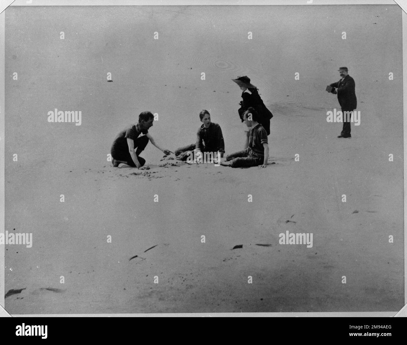 Coney Island, Brooklyn Breading G. Way (amerikanisch, 1860-1940). Foto: Gelatine Silver, 10 7/8 x 13 7/8 cm (27,6 x 35,3 cm). Fotografie Stockfoto