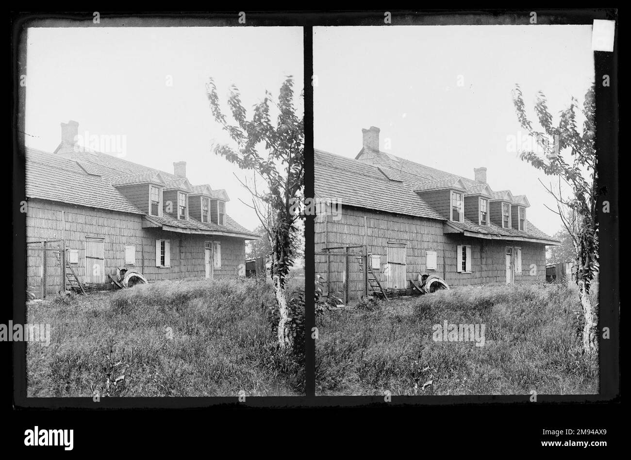 Bergen Haus, Rückseite, Rückansicht, Bergen Strand, Flachland, Brooklyn Daniel Berry Austin (Amerikaner, geboren 1863, aktiv 1899-1909). , Ca. 1899-1909. Trockenplatte aus Silber-Gelatine-Glas negativ ca. 1899-1909 Stockfoto