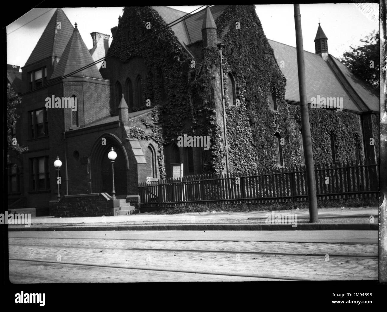 Bedford Heights Baptist Church, Bergen Street und Rogers Avenue, Brooklyn H.S. Lewis. , 1913. Negativ 1913 Stockfoto