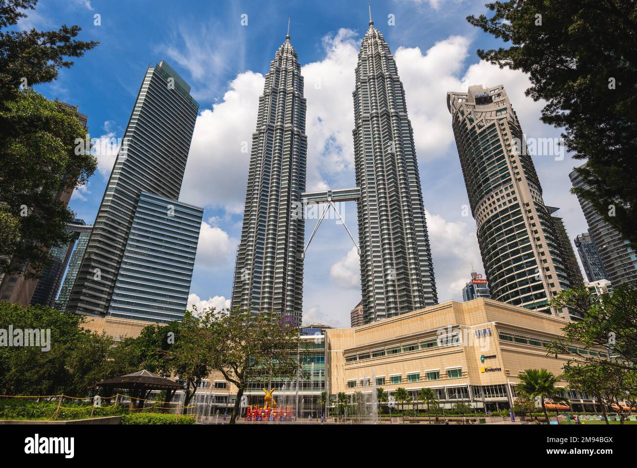 12. Januar 2023: petronas Twin Towers, die höchsten Gebäude in Kuala Lumpur, malaysia und die höchsten Zwillingstürme der Welt. Die Bauarbeiten begannen Stockfoto